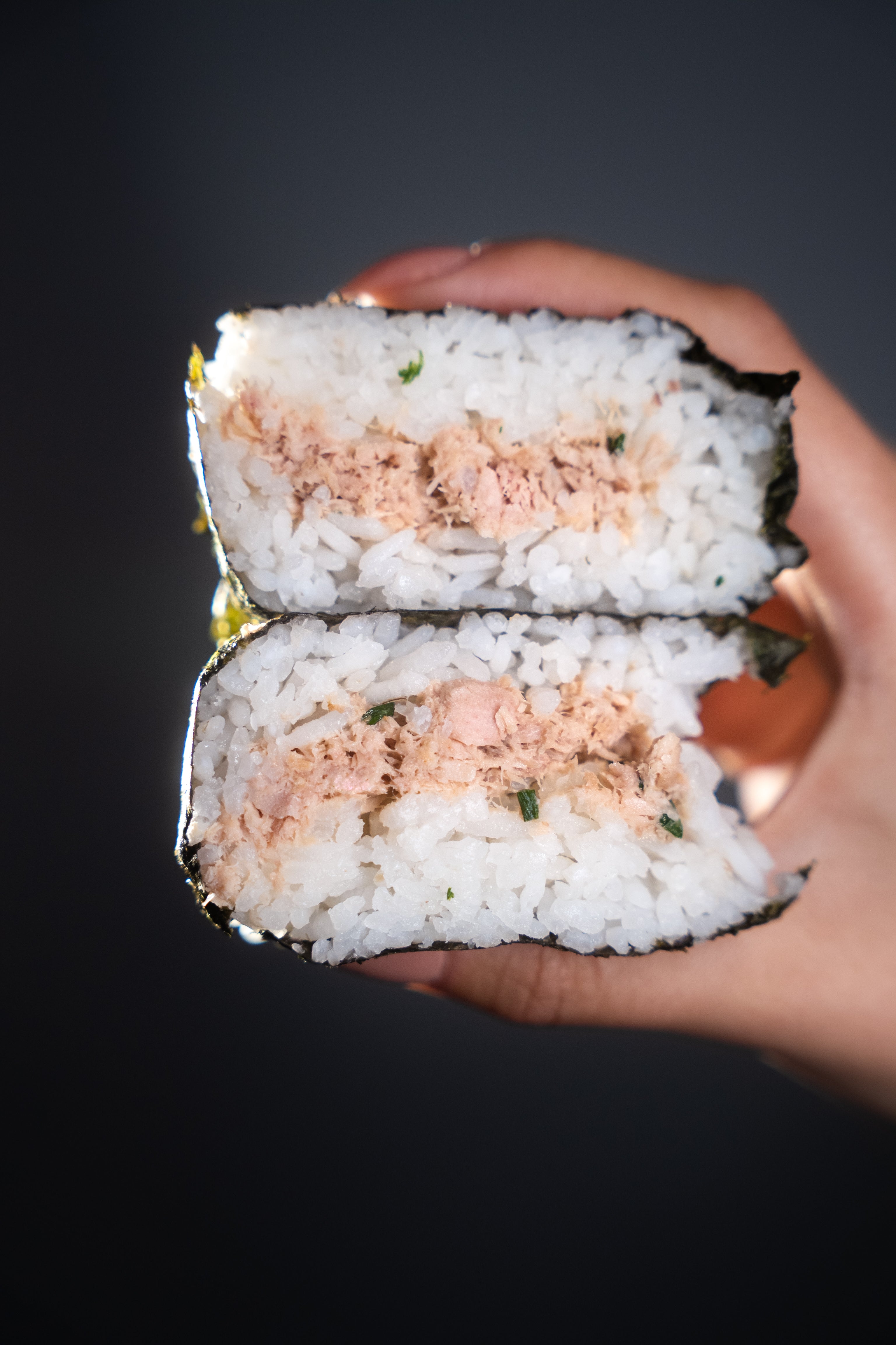 Onigiri_Tuna_Fit_(fukoka_atun)_1