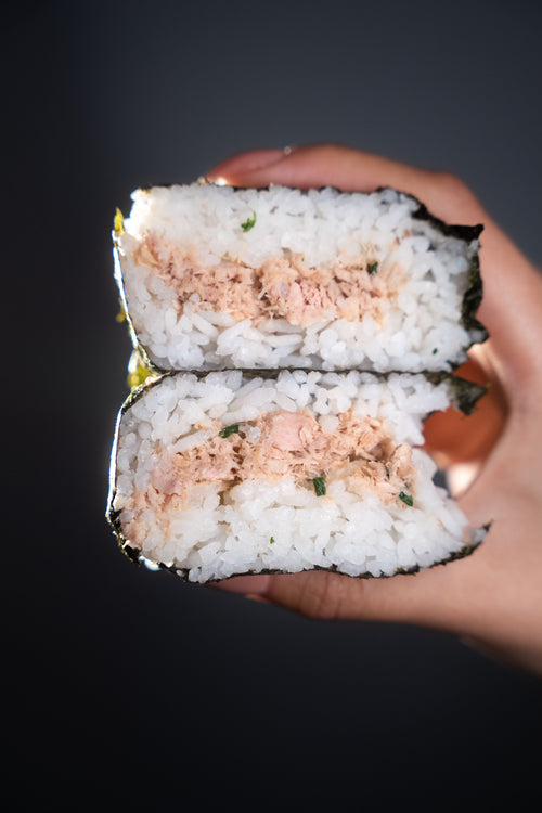 Onigiri_Tuna_Fit_(fukoka_atun)_1
