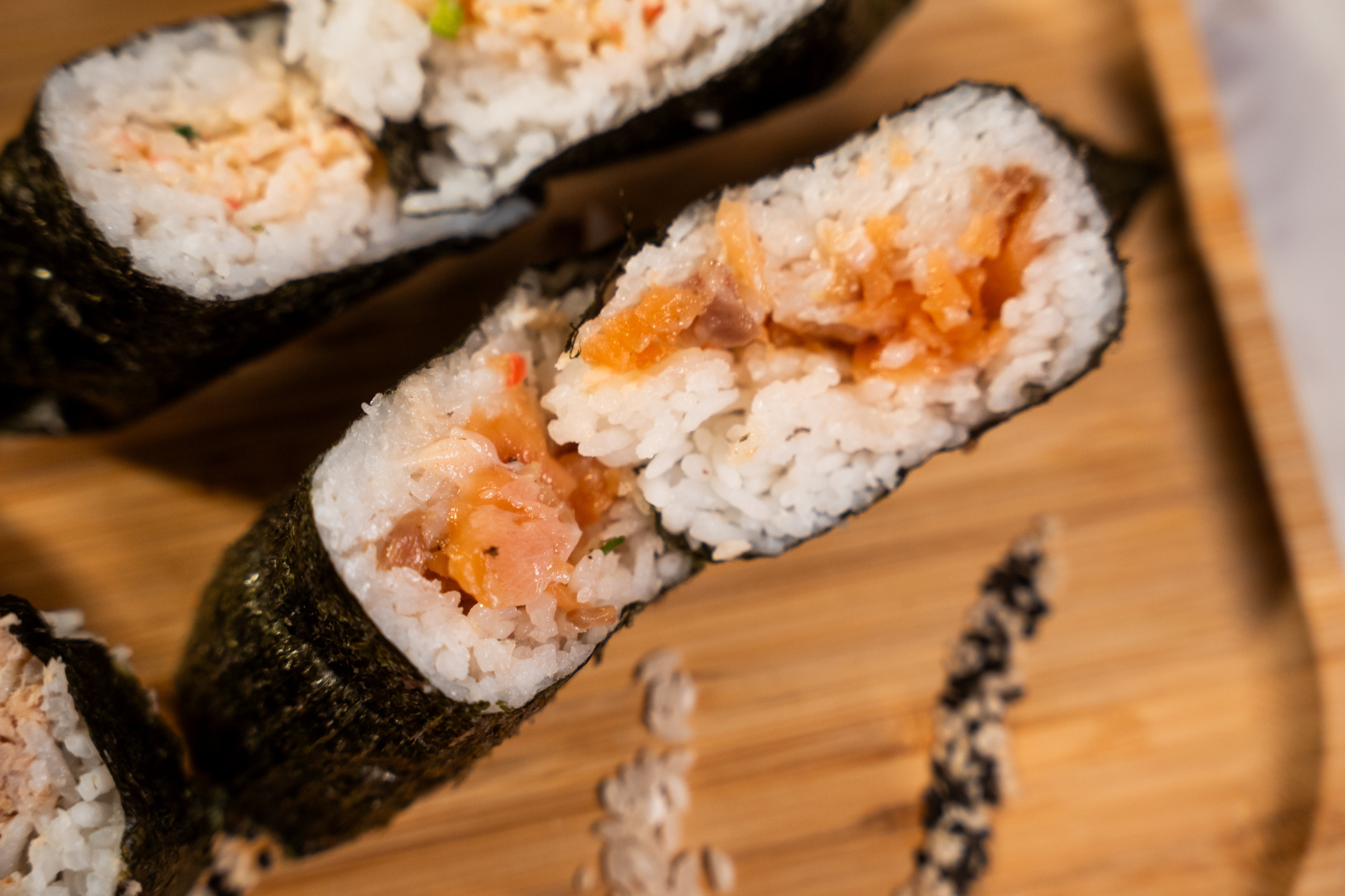 Onigiri_de_Salmón_Cantón_Tokyo_Market_2