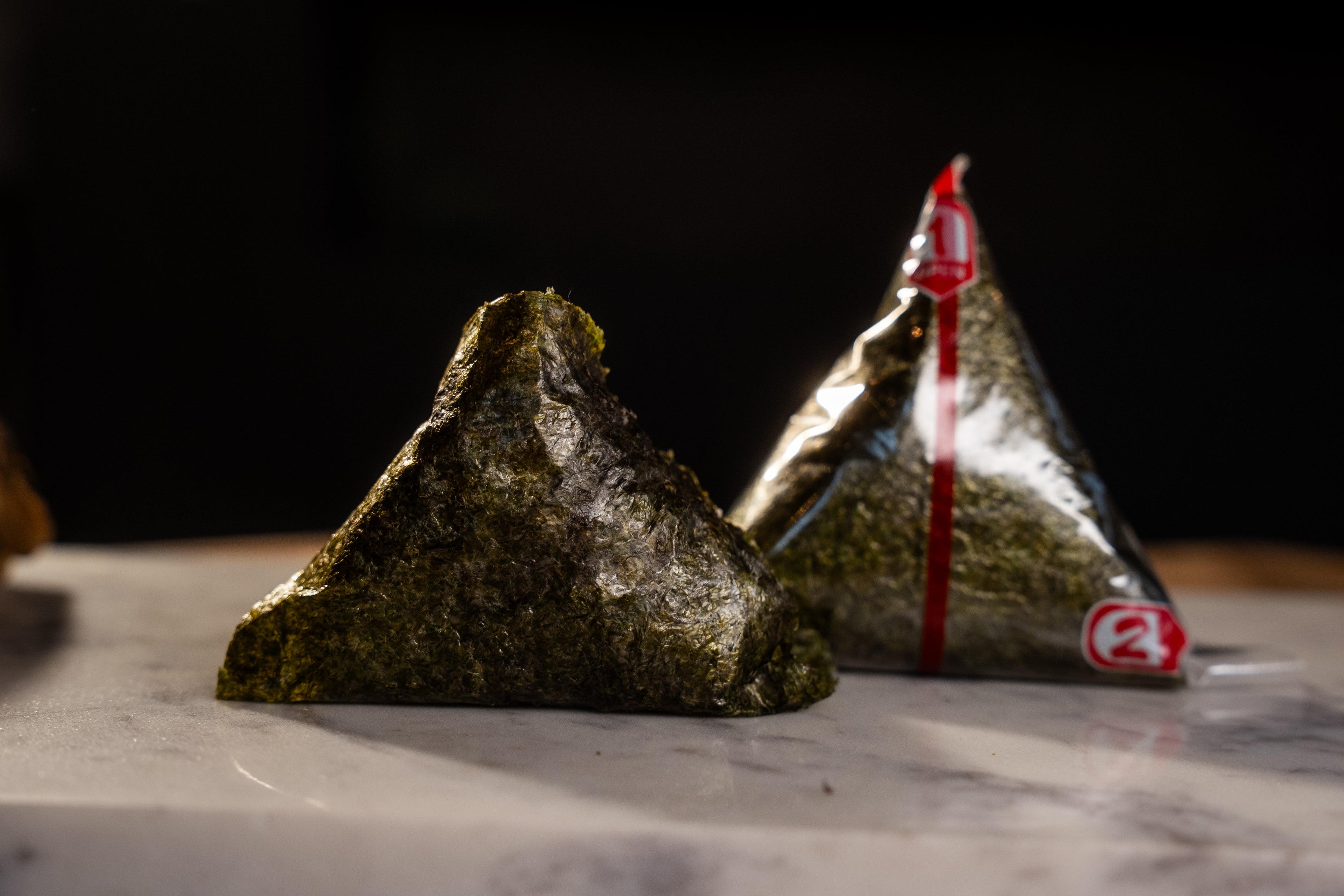 Onigiri_de_Salmón_Cantón_Tokyo_Market_3
